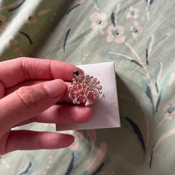 Rose gold charm - Picture 3 of 3